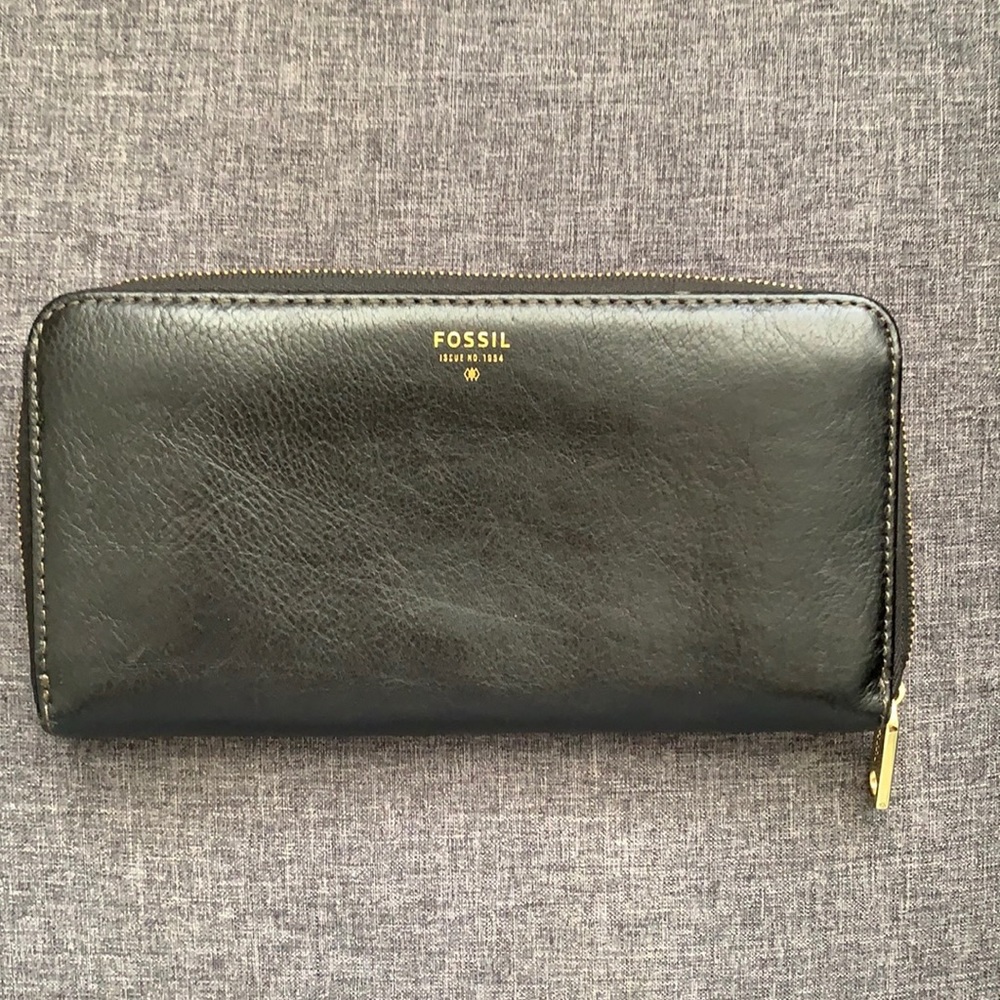 Fossil black leather wallet
